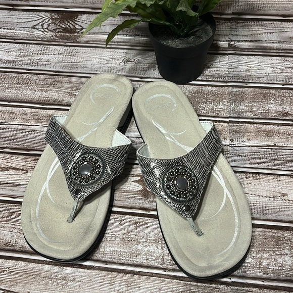 Obeo Brisa Elegant Black and Gray Beaded Women's Sandals Thong Size 9 - Picture 6 of 11